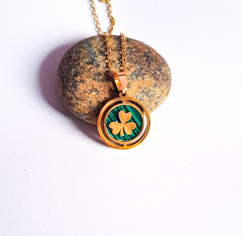 ANNAYA Clover Leaf Necklace & Hoop Earrings – Green & Gold Enamel Jewelry