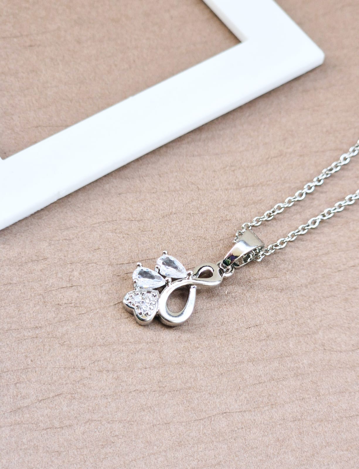 ANNAYA Silver Flower Necklace & Earrings Set – Sparkling Crystal Jewelry