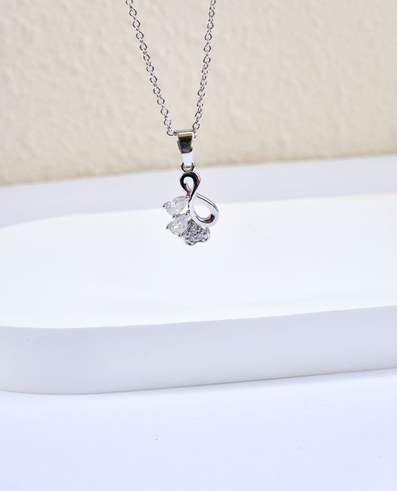 ANNAYA Silver Flower Necklace & Earrings Set – Sparkling Crystal Jewelry