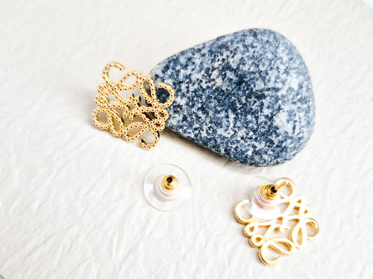 ANNAYA Royal Crystal Pendant & Earrings Set – Gold-Plated Statement Jewelry