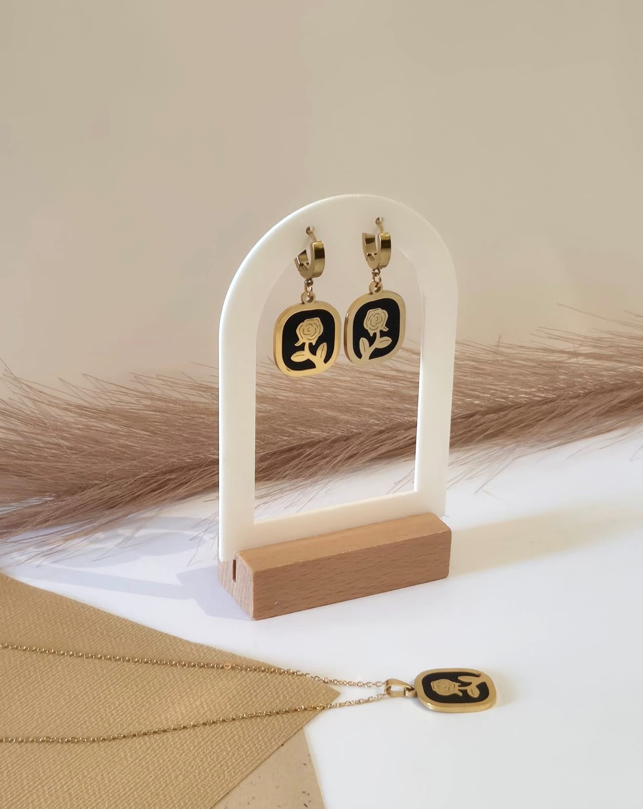 ANNAYA Rose Pendant Necklace & Earrings – Gold-Plated with Black Enamel