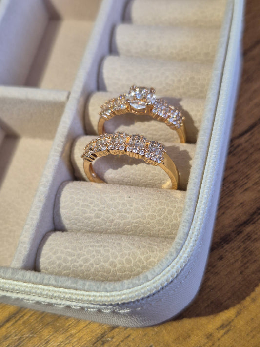 ANNAYA Luxe Double Band Crystal Ring
