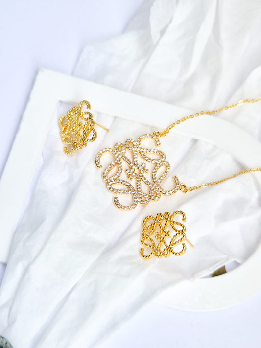 ANNAYA Royal Crystal Pendant & Earrings Set – Gold-Plated Statement Jewelry