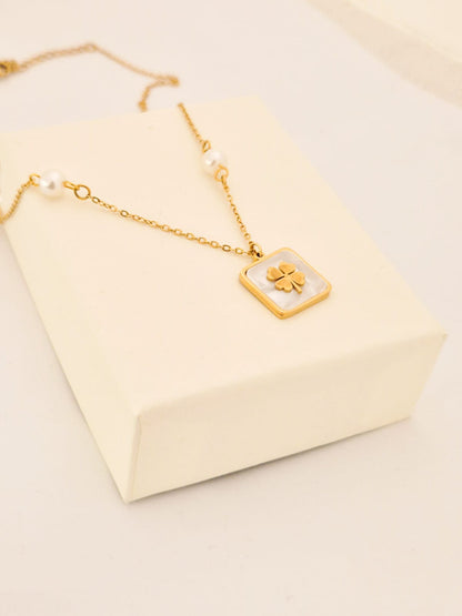 ANNAYA Four-Leaf Clover Pearl Necklace – Gold-Plated Pendant with Lucky Charm & Elegant Pearls