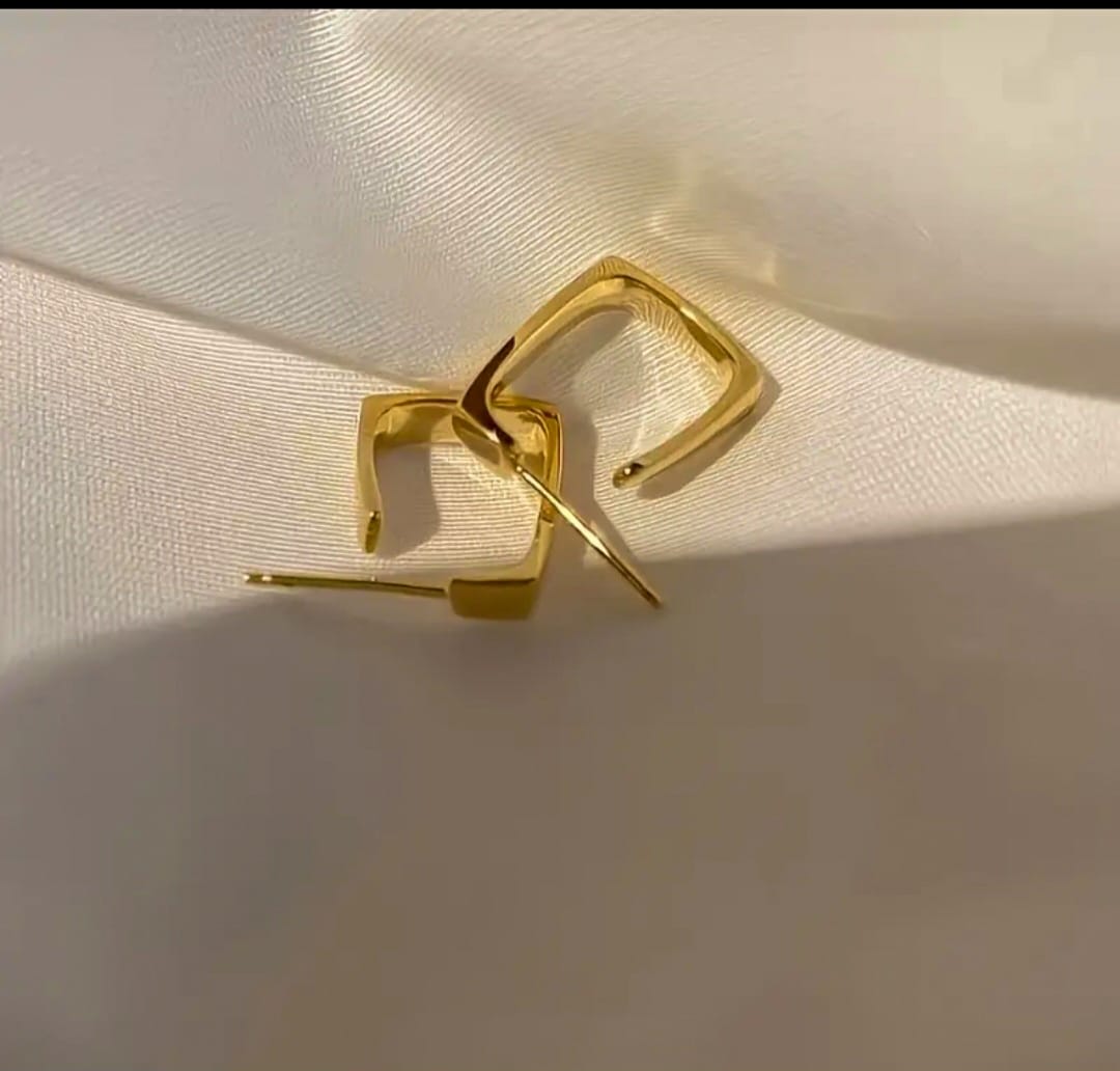 ANNAYA Gold-Plated Geometric Hoop Earrings